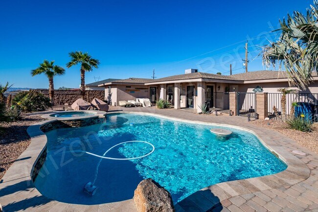 Building Photo - 620 Sand Dab Dr