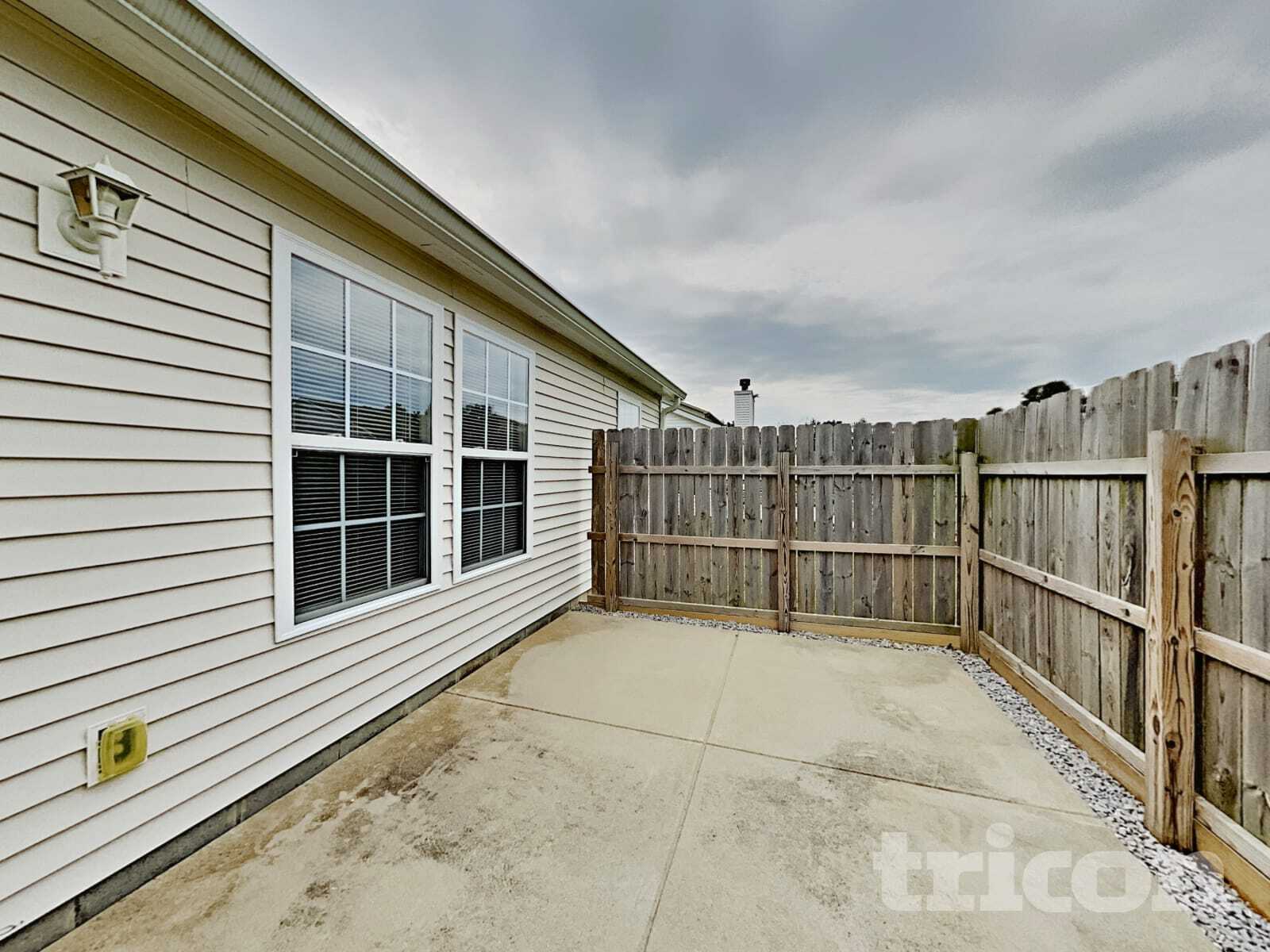 Building Photo - 746 Streamside Dr