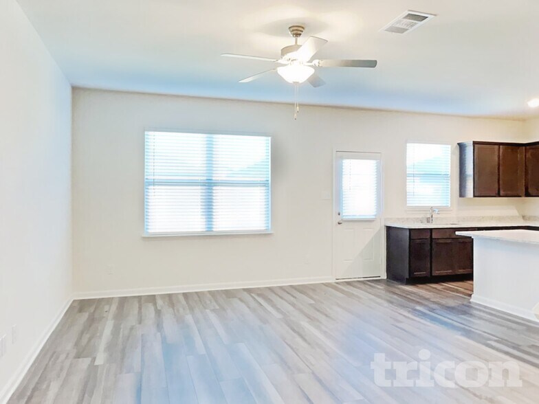 Building Photo - 837 Mallorie Ln