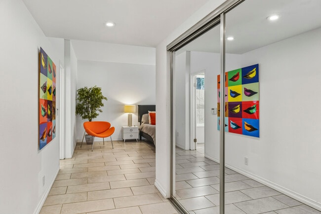 Building Photo - 1411 Via Isla