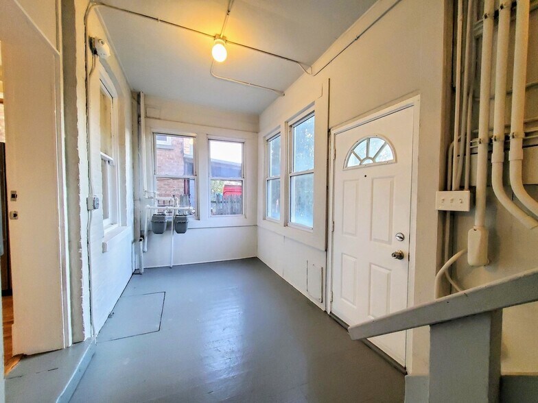 sunroom/storage space - 2334 Euclid Ave