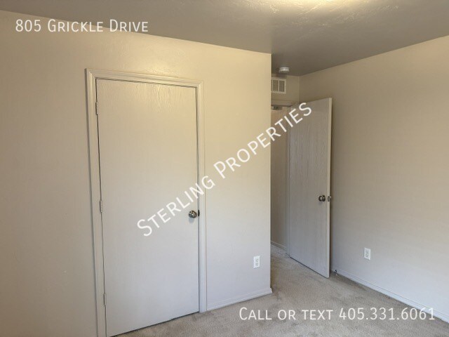 Building Photo - 805 Grickle Dr
