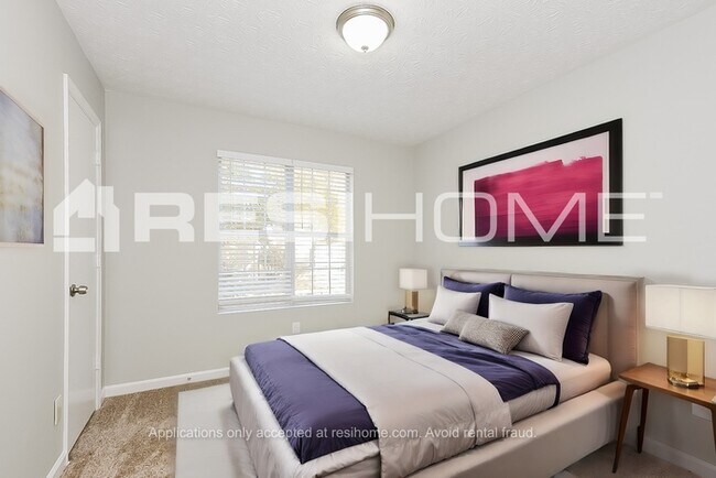Building Photo - 1841 Killarney Dr SW