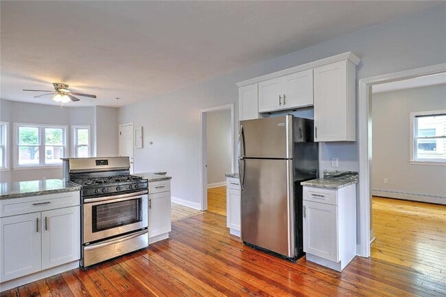 Primary Photo - 50 Barton St
