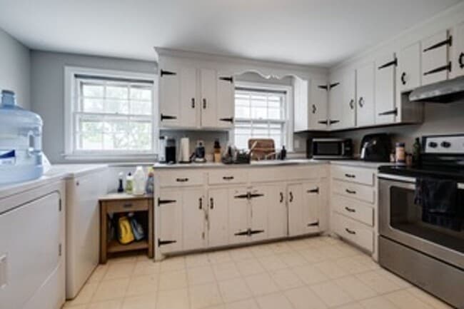 Building Photo - 4117 Utah Ave