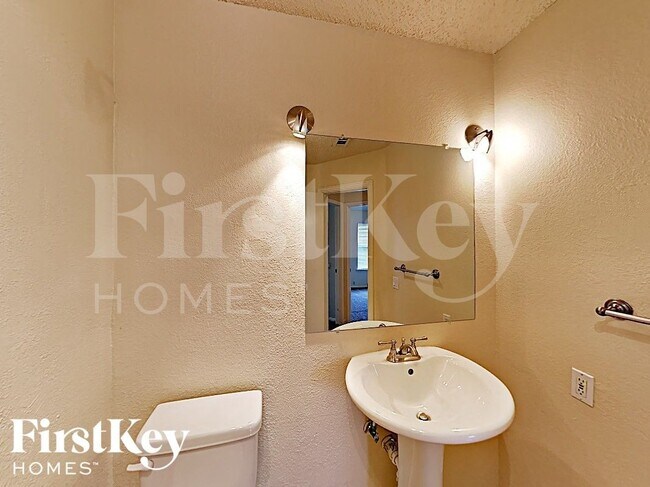 Building Photo - 1003 Prado Real Dr