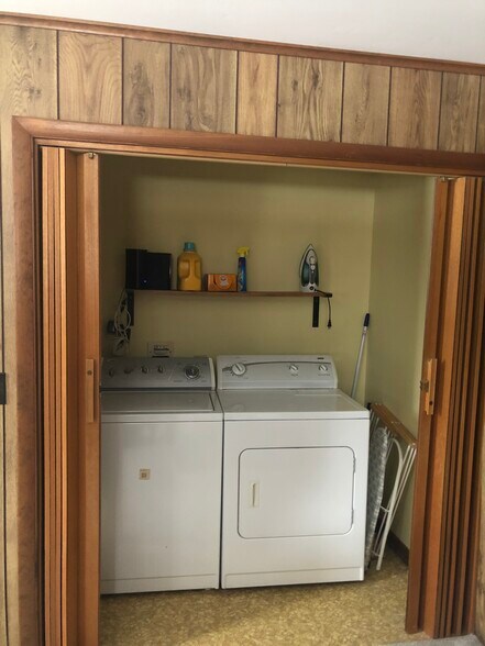 Laundry room off Bonus living room - 27 Ashdown Rd