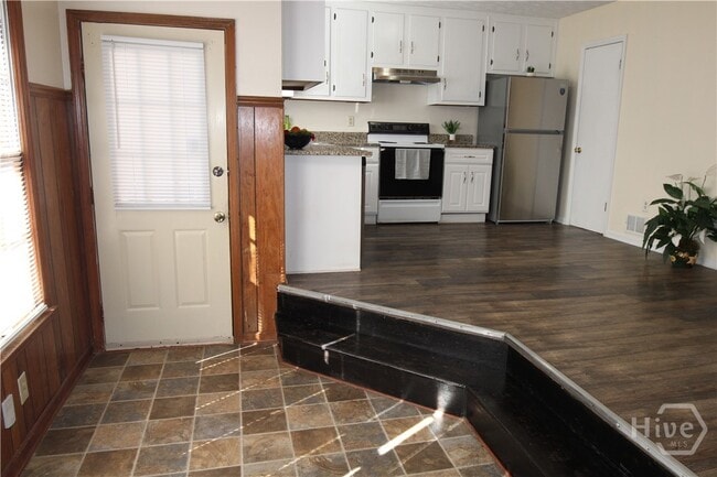 Building Photo - 159 Highland Park Dr