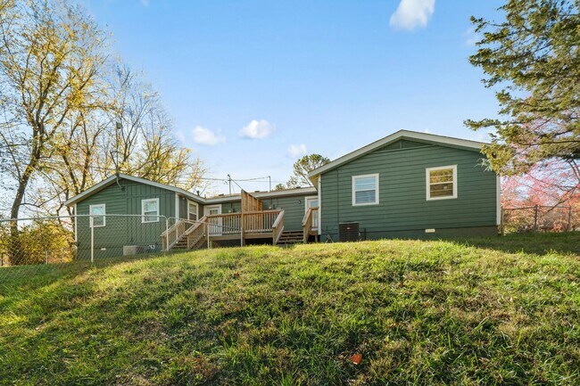 Building Photo - Arrowhead Duplex