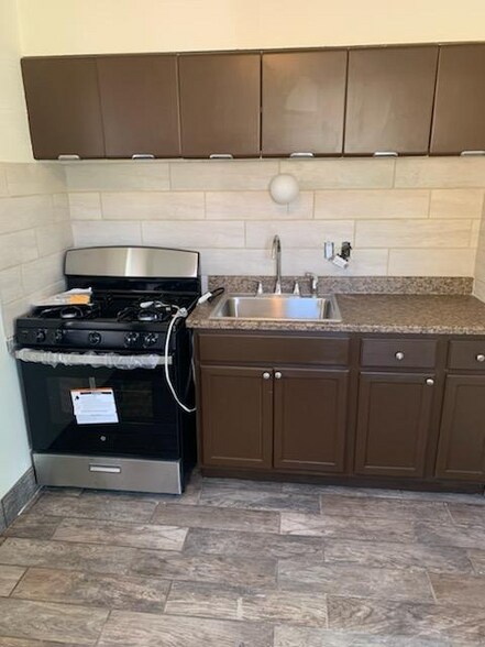 Building Photo - 7128 W Appleton Ave