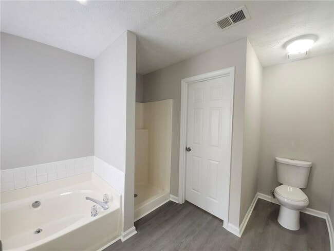 Building Photo - 3225 Landgraf Close