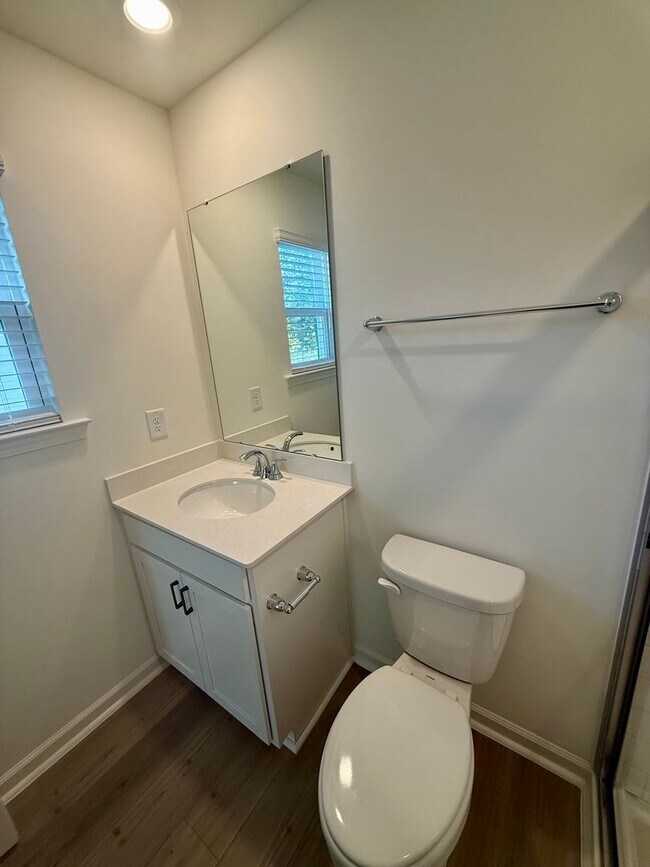 Building Photo - Three bedroom, 2.5 bath townhome in Mebane...