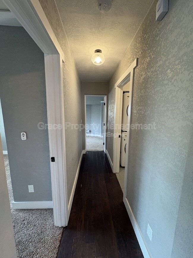 Building Photo - 2900 Pontiac St