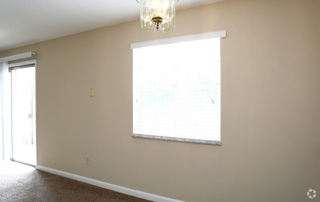 Interior Photo - The Oaks of Kenwood