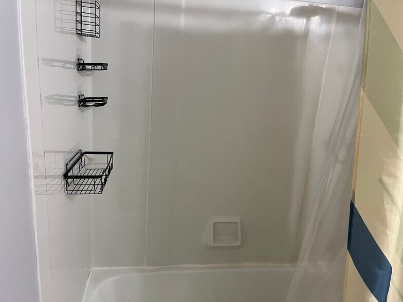 Tub shower - 16 Caesar Dr