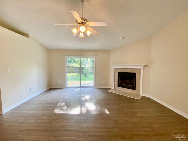 Building Photo - 1550 Oakhill Rd