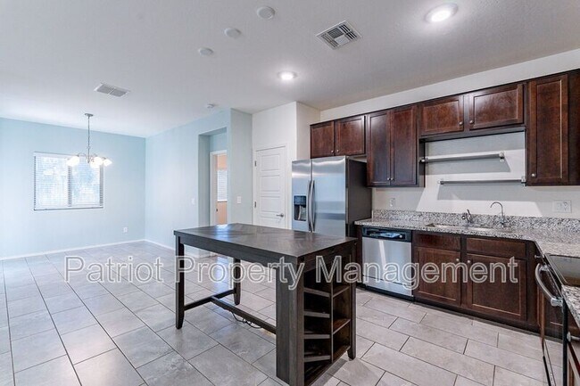 Building Photo - 8816 S 41st Dr