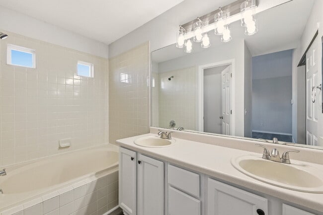 Building Photo - Beautiful Stroh Ranch 4 Bedroom, 2.5 Bath Home, Brand New Kitchen Appliances READY JUNE 5th
