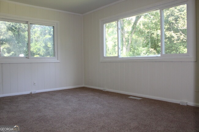 Building Photo - 1060 Cypress Dr