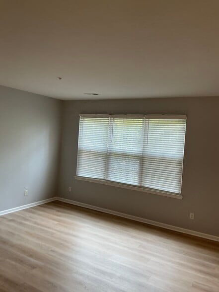 Building Photo - 29030 Cullen Dr