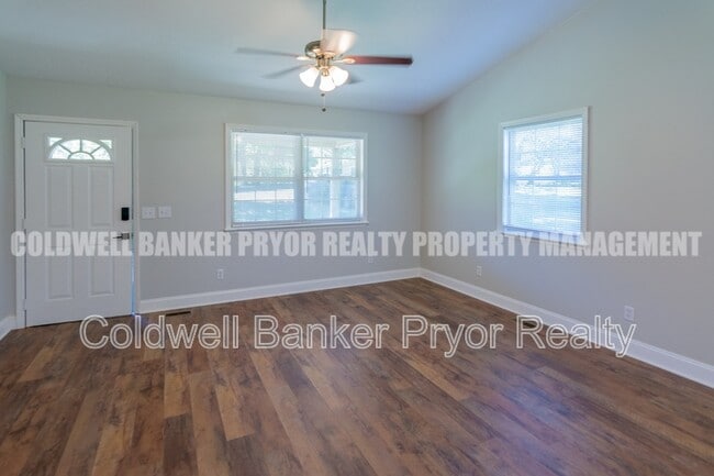 Building Photo - 150 Scenic Dr