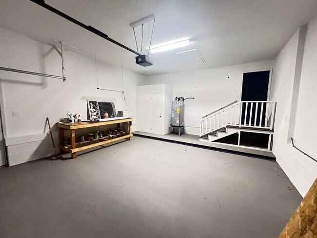 Building Photo - Pet Friendly, Remodeled Home in North Myrt...