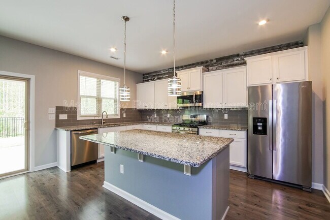 Building Photo - 550 W Copenhaver Dr