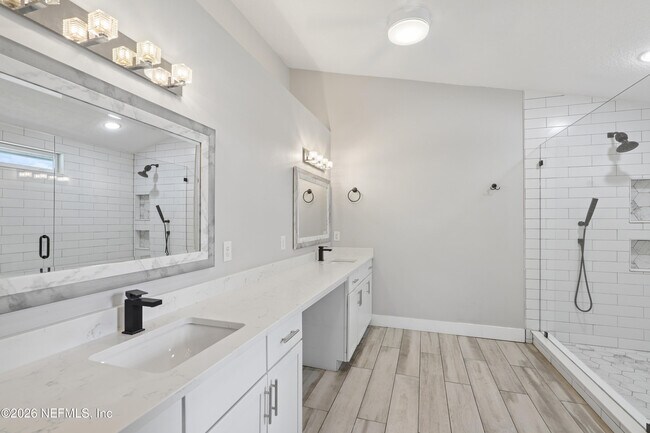 Building Photo - 204 Crosstern Ct