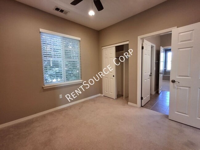 Building Photo - 27046 Maple Tree Ct