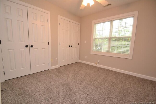 Building Photo - 1507 Poets Glade Dr