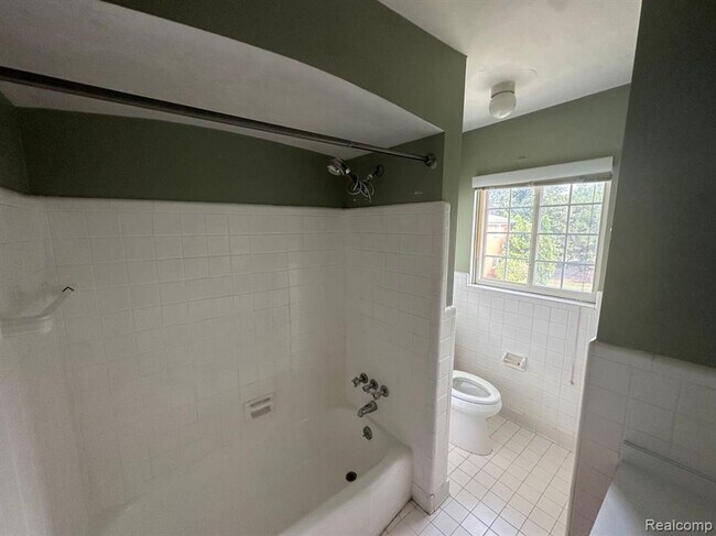 Building Photo - 487 N Eton St