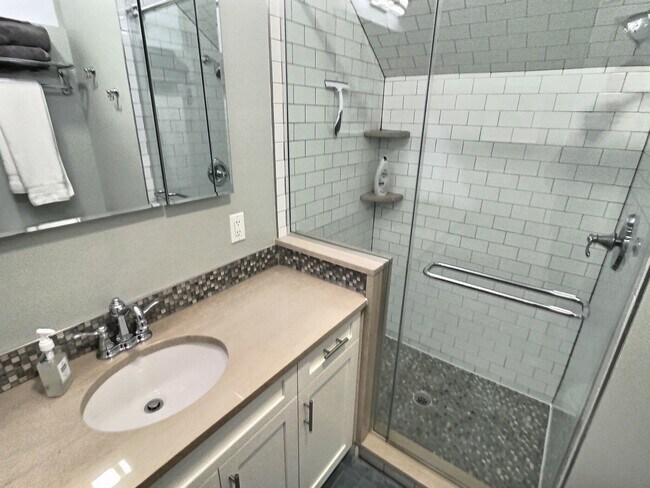 Building Photo - 93 Mt Tabor Way