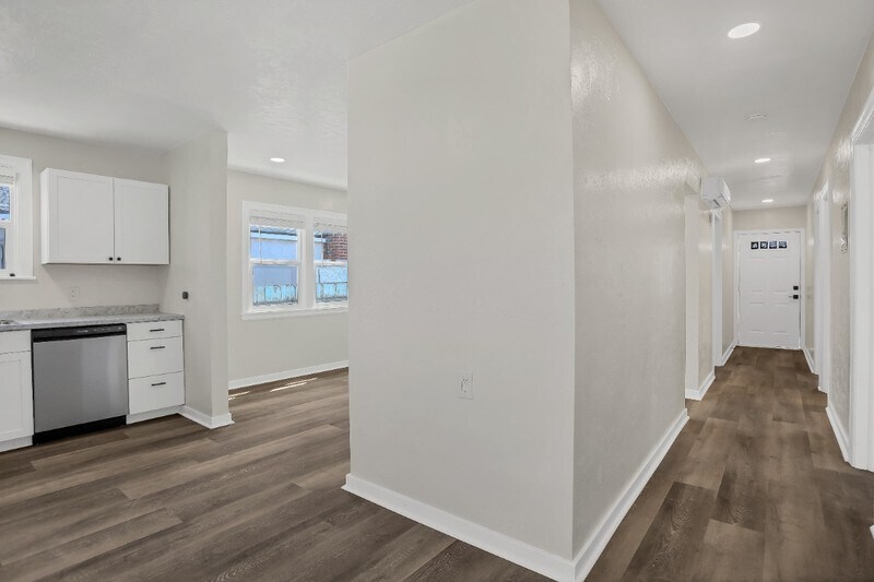 Building Photo - 265 Cherry Dr