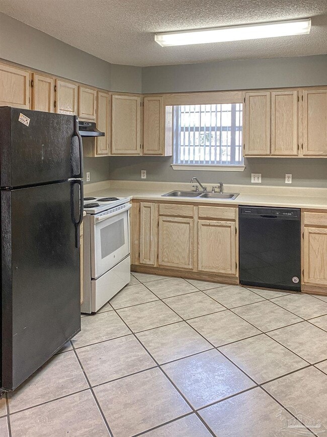 Building Photo - 12611 Meadson Rd