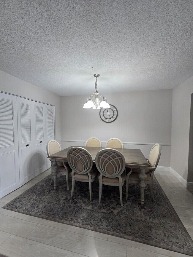 Building Photo - 2109 NE 68th St