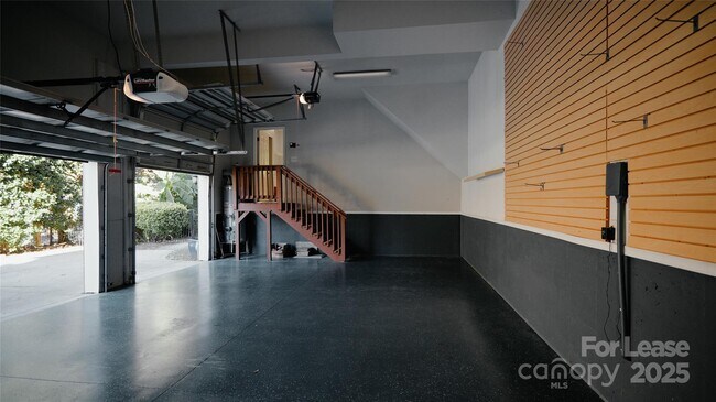 Building Photo - 12325 Summer Breeze Ct