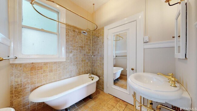 Building Photo - 3763 Clay St