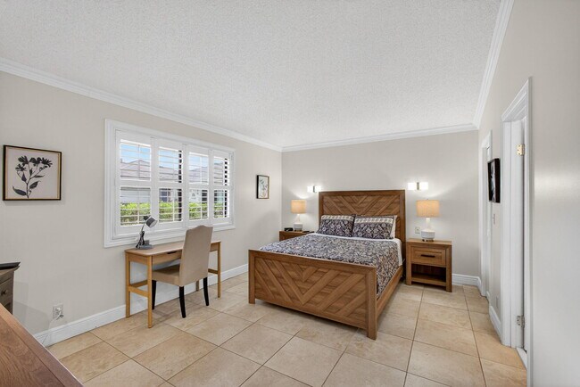 Building Photo - 119 Club Dr