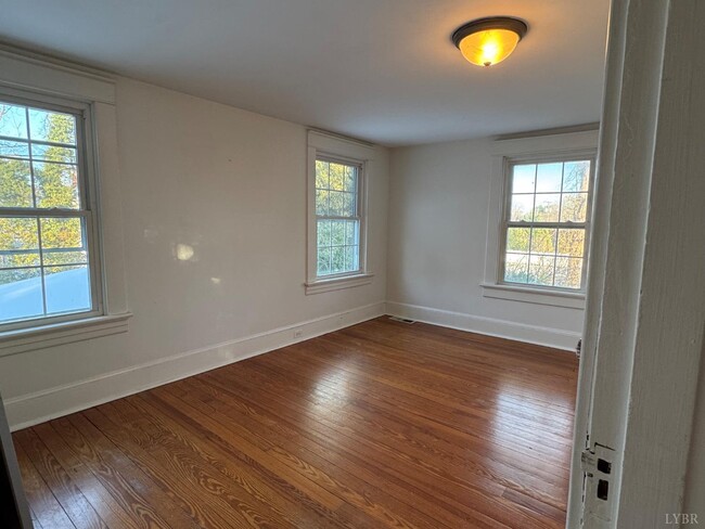 Building Photo - 1506 Hamilton Dr