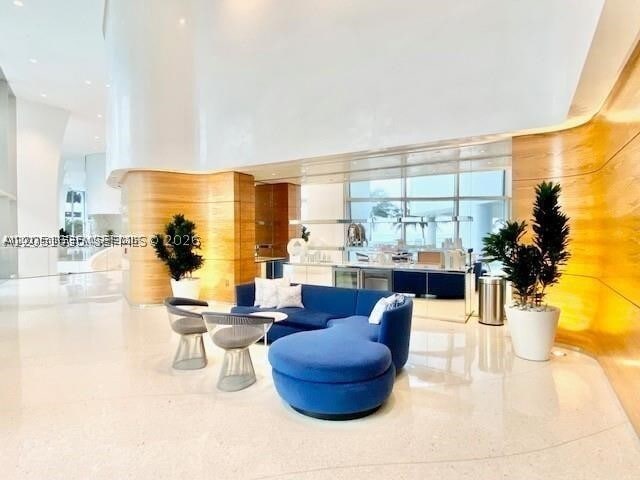 Building Photo - 16901 Collins Ave