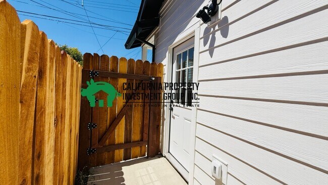 Building Photo - 4104 16th Ave