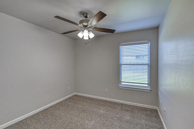 Building Photo - 3313 Mt Nebo Dr