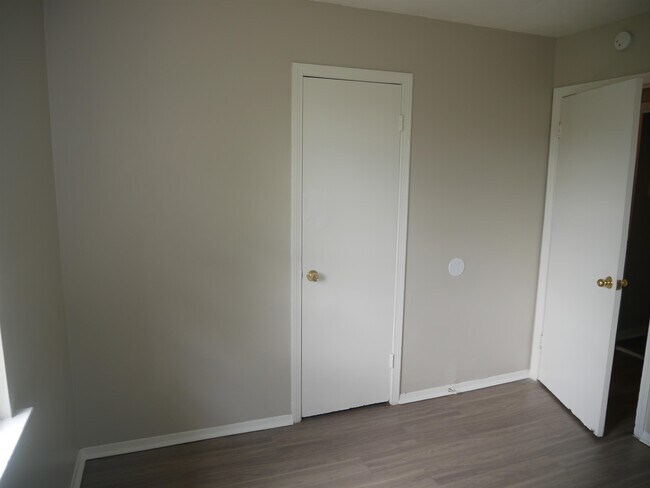 Building Photo - 5057 Gill Rd