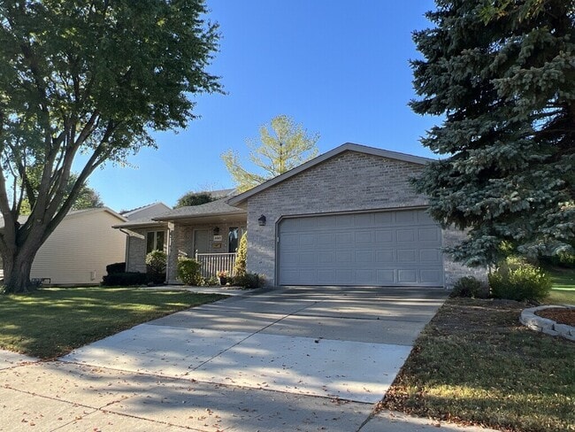 Primary Photo - 4563 Camelot Dr