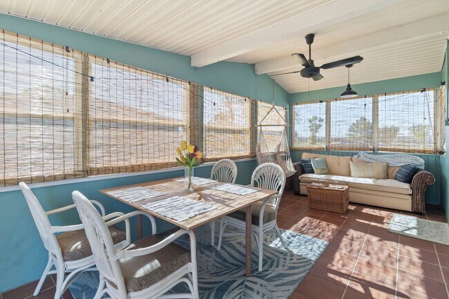Building Photo - Furnished * AVAIL Now Through 11/1 * $1,69...
