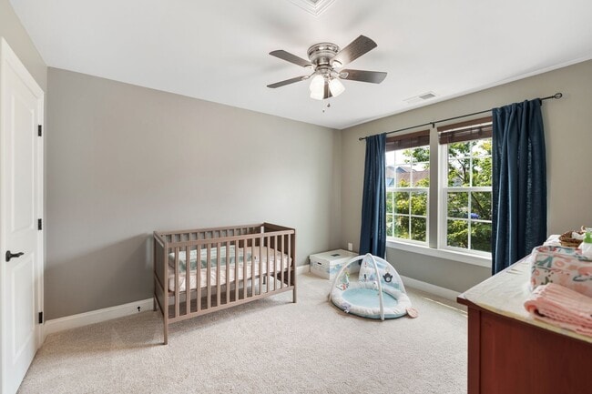 Building Photo - Available Early September! Gorgeous 5 Bed, 3.5 Ba Located In Kitts Creek - Pet Friendly!