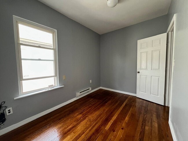 Building Photo - 27 Alton Pl