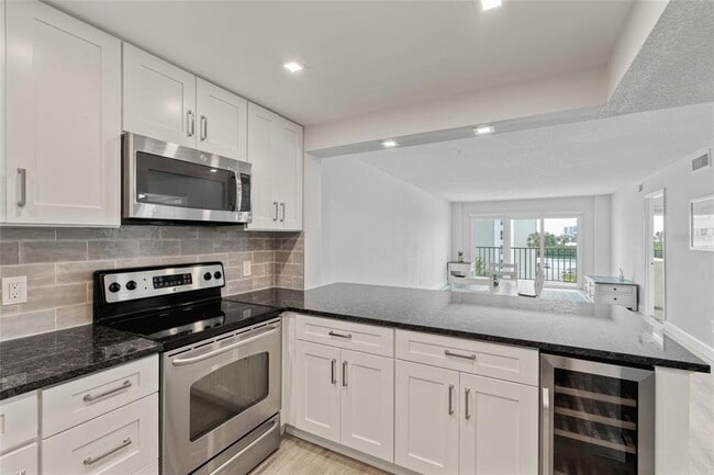 Building Photo - 51 Island Way