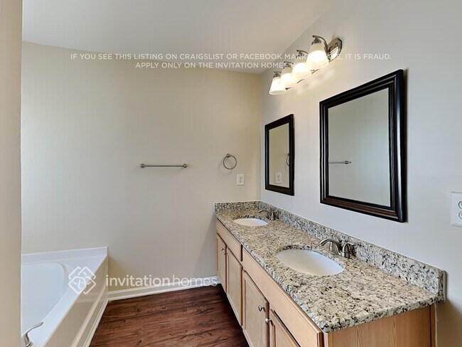 Building Photo - 7307 Lamplighter Close Dr