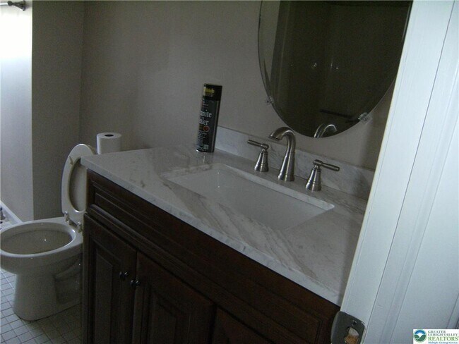 Building Photo - 174 Springhouse Rd